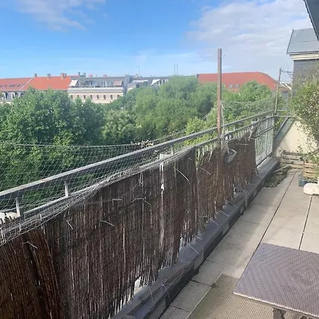 Schone Innenstadtwohnung Mit Terrasse Daire Leipzig